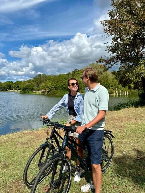 Bike or E-Bike Tour Tirana : Highlights & Grand Park Guided - Skanderbeg Square and the Clock Tower: Tirana’s Main Landmark Hub