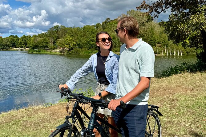 Bike or E-Bike Tour Tirana: Highlights & Grand Park Guided Cycle - Bikes, e-bikes, and how the ride feels with Tirana traffic