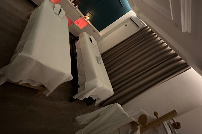 Couple Massage - Couple massage in one room: calm together, not chaos