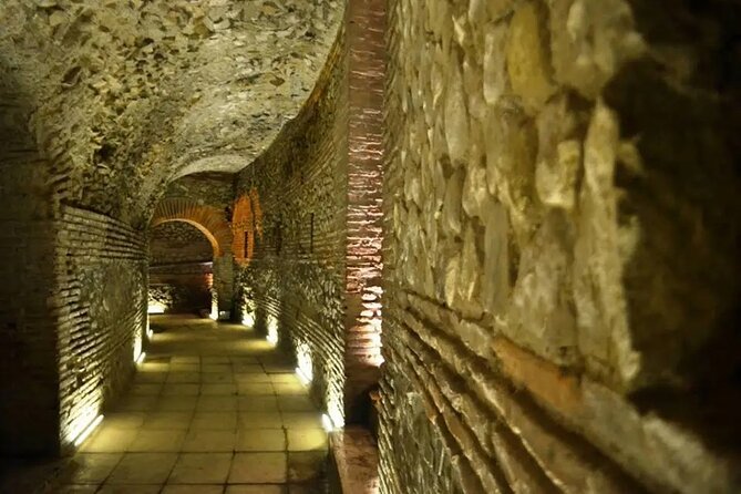 Durres Ancient City Tour and Winery Experience - Stop 1: Durrës Amphitheatre, Roman scale in one hour