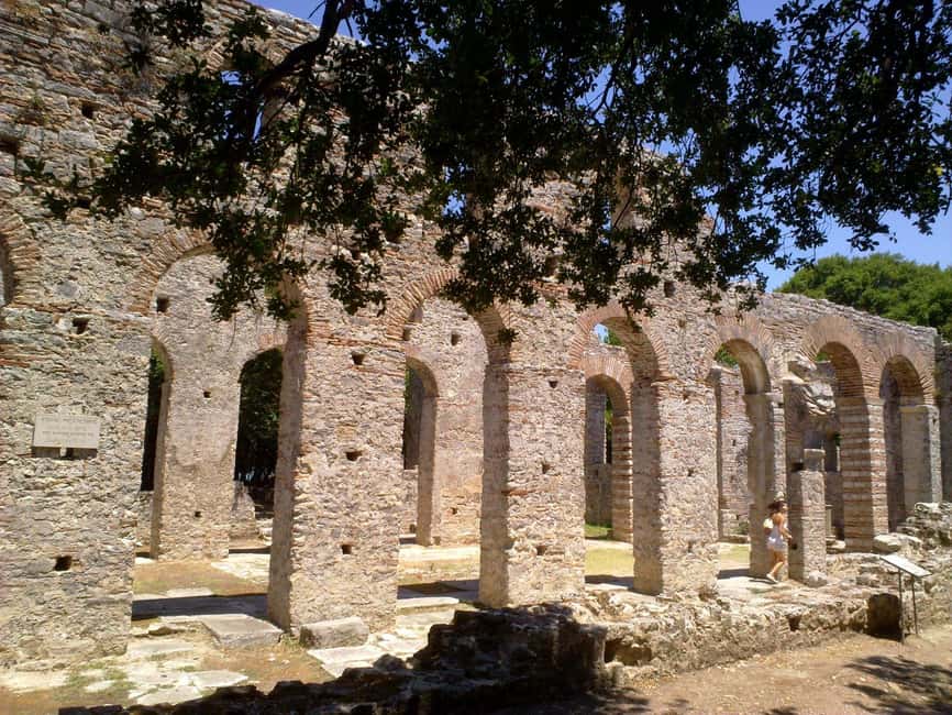 From Parga: A Day Trip to Albania’s Butrint and Saranda - The ride from Parga to Albania, with comfort built in