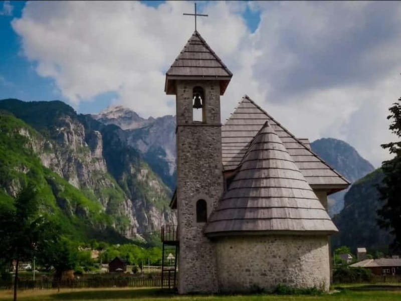 From Shkoder: Theth Full-Day-Tour, With lunch. - The lunch that actually fuels the hikes