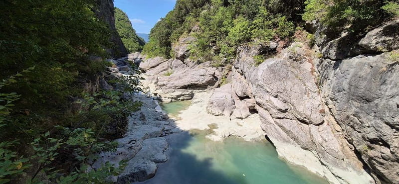 From Tirana: Hiking to Pellumbas Cave & Erzeni Canyon - Coming back up on the Erzeni Riverside Trail: easier legs, panoramic views