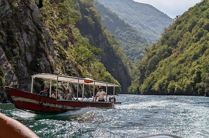 Komani Lake and Shala River Tour - What to expect on the ground: shoes, sun, and a relaxed mindset