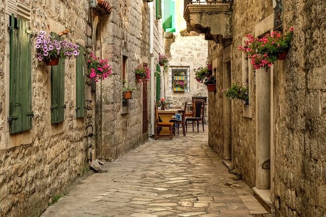 Montenegro from Albania: A Day Tour full of discoveries - Rozafa Castle and Shkodra Views, Start With a River Coffee