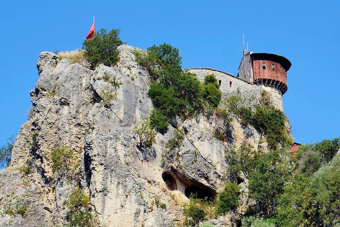 Petrele Castle tour - Petrelë Castle in one glance, 15 km south of Tirana