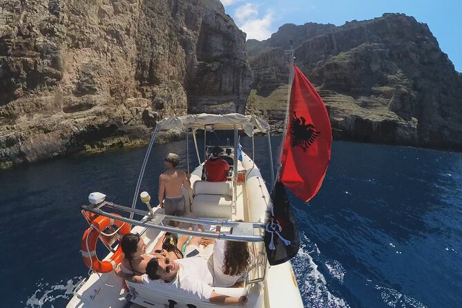 Private 6 H Boat Dafina Bay & Bear's Bay - Stop 5: Dafina Beach and Dafina Cave, admission included