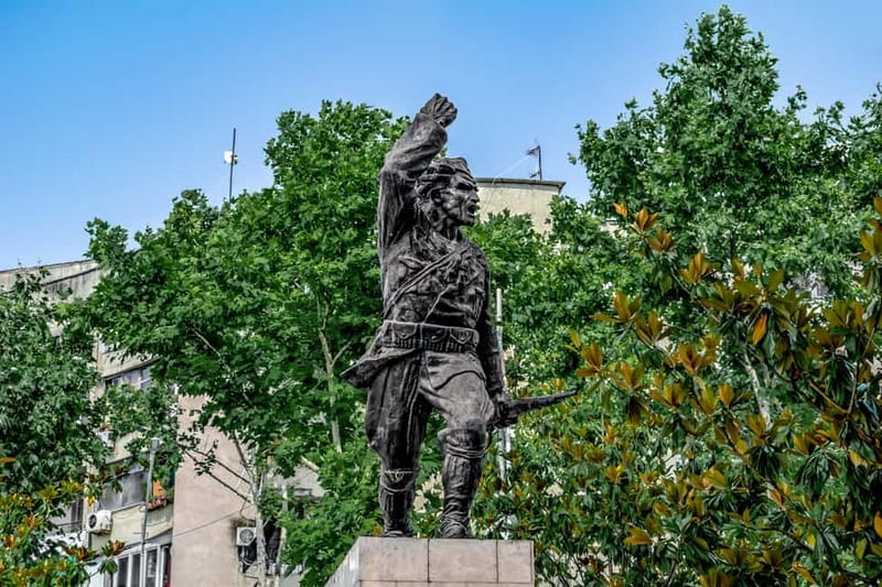 Private Cultural Walking tour in Tirana - Languages and how to make the guide’s expertise work for you