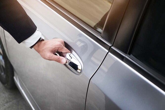 Private Economy Arrival Transfer: Tirana Airport (TIA) to Hotel in Tirana - From TIA to Tirana in one smooth step