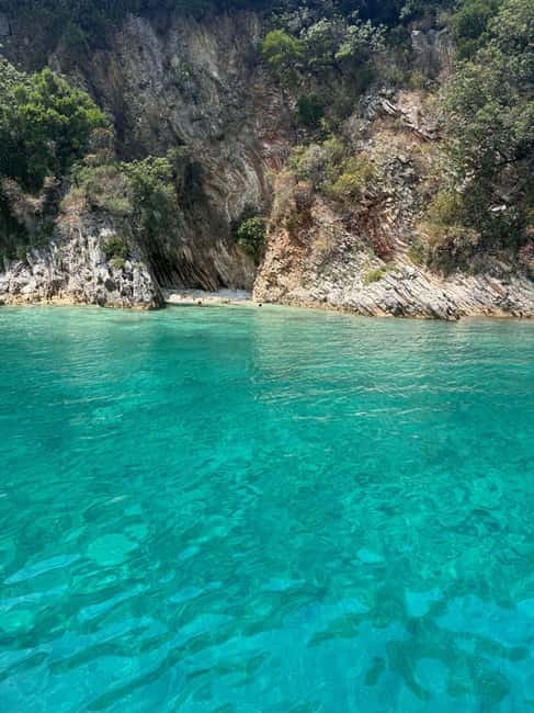 Saranda: Boat tour to 7 destinations end snorkeling - What to pack, and how to handle the boat day
