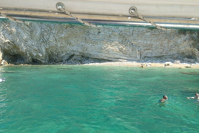 Saranda Boat Tours Discover 6 breathtaking destinations in a day - Kakome then Krorez: the day’s real payoff at 2 to 3 hours