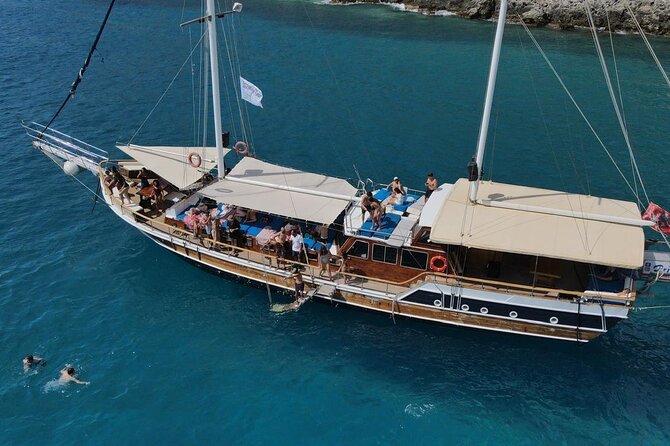Saranda Prince Ennio-Daily Yacht Tour - Onboard Experience: Shade, Seats, Music, and the Cash Bar
