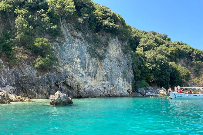Saranda Sea Adventure: 6 Stops + Drink & Snorkel Fun - Boat day logistics in North Sarandë: meeting point, timing, and small-group comfort