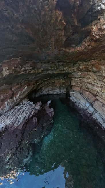 Sarandë: Boat Tour to Kroreza with Snorkel and free Umbrella - Why the Sarandë to Kroreza route feels like the real Riviera