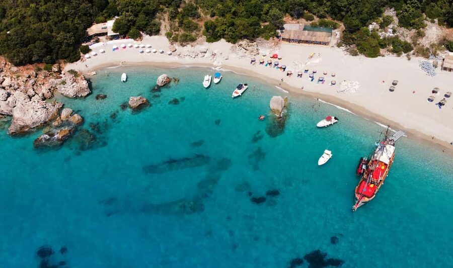 Sarandë: Boat Tour to Kroreza with Snorkel and free Umbrella - Shpella e Milotit photo stop: short and scenic