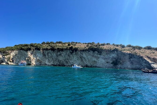 Sarande: Boat Tour to Kroreza with snorkelling & umbrellas - Kroreza: the 2-hour swim break and your food plan