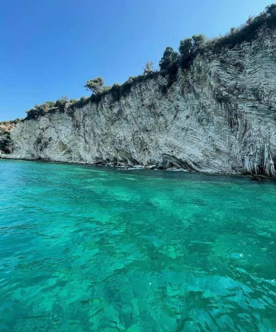 Sarandë:Krorez Boat Tour with Free Umbrella&Snorkelling mask - Kakoma Beach: a quick hit of turquoise and easy snorkeling