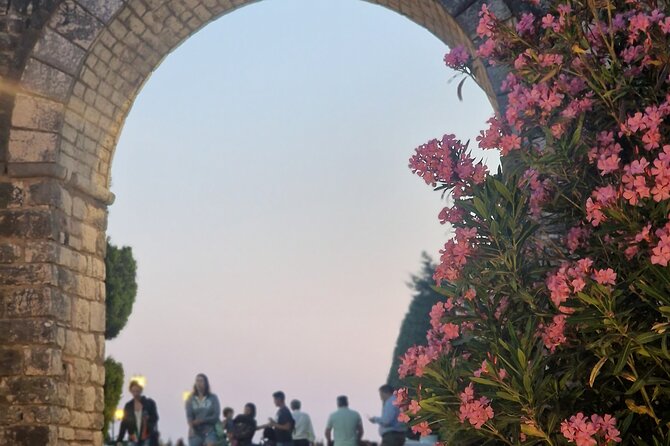 Sarande & Ksamil: Lekursi Castle, Blue Eye and Gjirokaster Tour - The guide factor: what makes Ledjon’s style matter