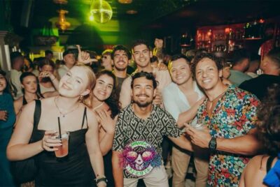 Pub Crawl & Boat Party, 6 Shots, 1 Beer Club Entry