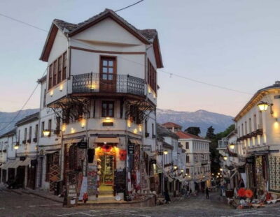 Tour Gjirokaster,Blue Eye & Lekursi Castle