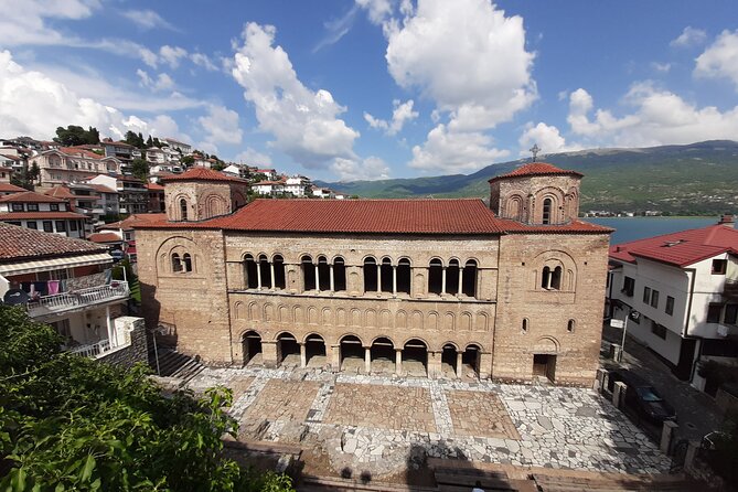 Sightseeing Transfer from Tirana to Skopje with a Tour of Ohrid - The road trip rhythm: Elbasan, Kjafasan, and lake views