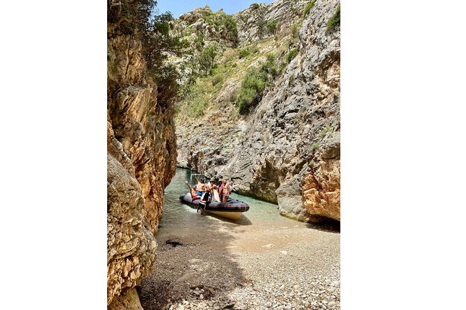 Speed Boat Tour to National Park and Grama Bay - Safety and Onboard Comfort: What’s Included on the Boat