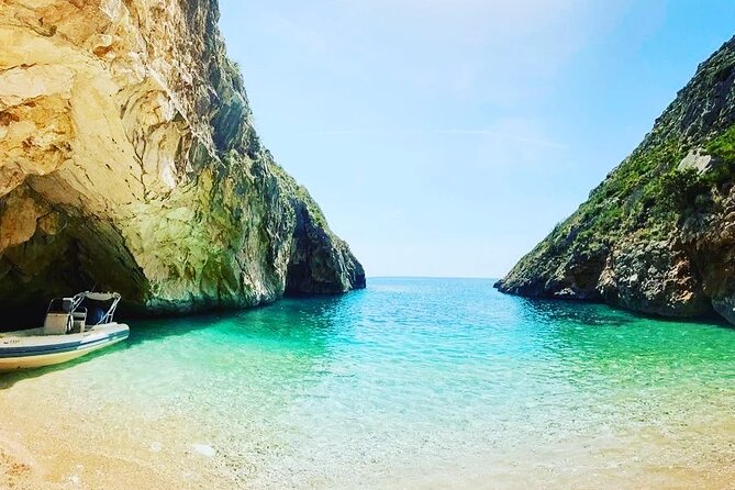 Speedboat Trip to Dafina Bay and Secret Beaches - Key highlights at a glance