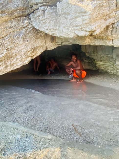 Sunset kayak/Sup tour - Lukova tiny caves and Secret beaches - What the tour provides (and what you still need to pack)