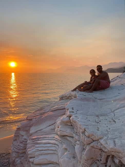 Sunset kayak/Sup tour - Lukova tiny caves and Secret beaches - The price: why $34 feels fair for what you get