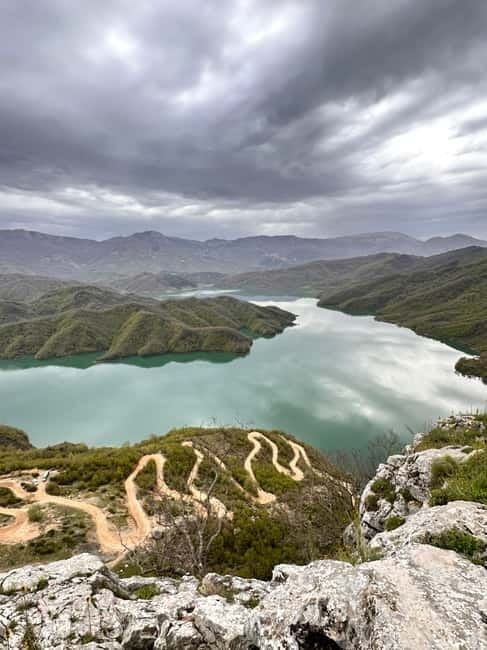 Tirana/Durres: Bovilla Lake and Mt. Gamti Off-Road 4x4 Tour - Lake Bovilla Time: Guided Views, the Restaurant Break, and the Balcony Choice