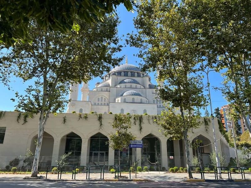 Tirana: Express Walking Tour with a Guide - Key highlights at a glance