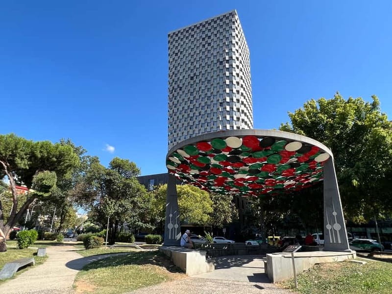 Tirana: Express Walking Tour with a Guide - Komiteti - Kafe Muzeum Break: Rest, then Local Advice