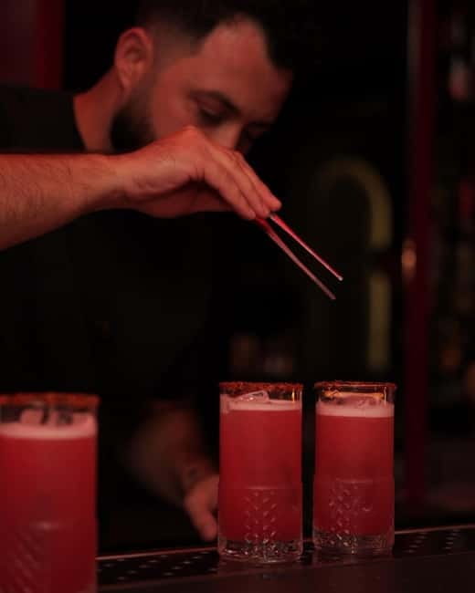 Tirana: Pub Experience with Tarot Cards and 5 Cocktails - Timing and the built-in break hour