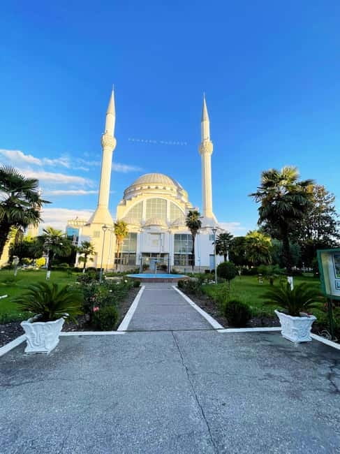Tirana: Shkoder, Lezhe and Kruje Day Trip with Rozafa Castle - Rozafa Castle: 360-degree views and the walking/hiking part