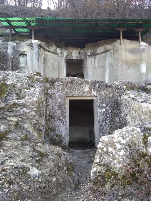 UNESCO Heritage Tour: Ancient Lin & Royal Tombs of Selca - The Royal Tombs of Selca e Poshtme: five tombs, one royal story