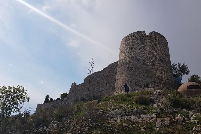 Visit The National Park of Blue Eye and The Fortress of Lekuresi - What to wear, bring, and plan for