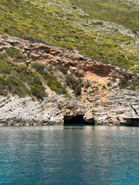 Vlora: Grama Bay and Blue Cave Speedboat Tour Adventure - First Stop: Getting Oriented at Vlora Port and Lungomare