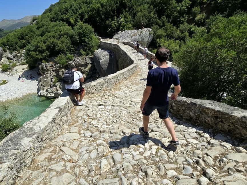 Vlorë: Brataj Bridge , Nivica Canyon & Peshtura Waterfall - Nivica Canyon: where the cliffs take over and walking becomes part of the fun