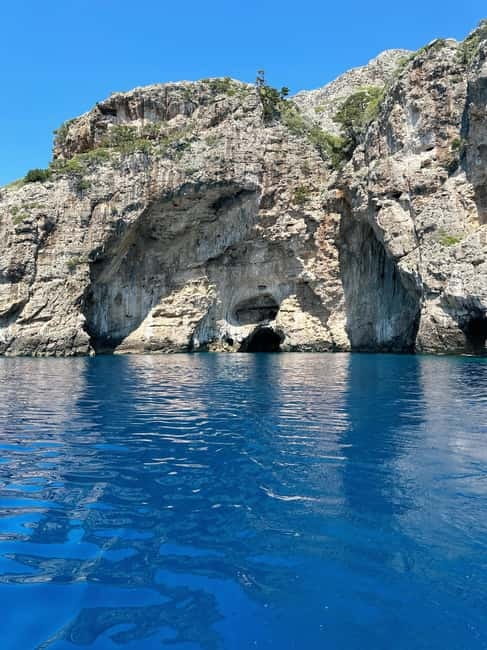 Vlore: Grama Bay & Karaburun Caves 8-Hour Speedboat Tour - Englishman Bay, Then Llovizit and the Blue Cave Effect