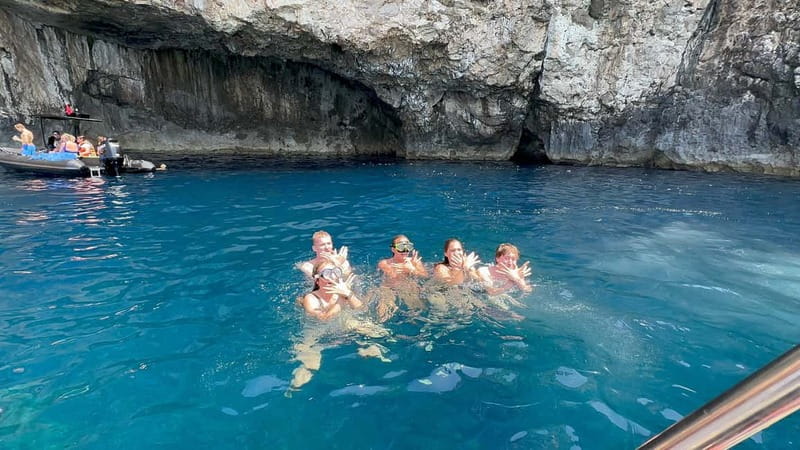 Vlore: Private Speedboat Tour to Haxhi Ali Cave - St. Beach: 1.5 hours of relaxed Karaburun coastline