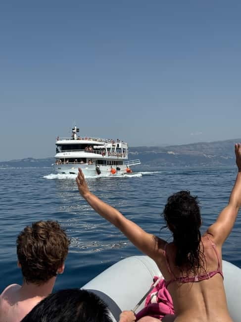 Vlorë: Sazan Island & Haxhi Ali Cave Speedboat Experience - Haxhi Ali Cave: limestone drama and short swim windows
