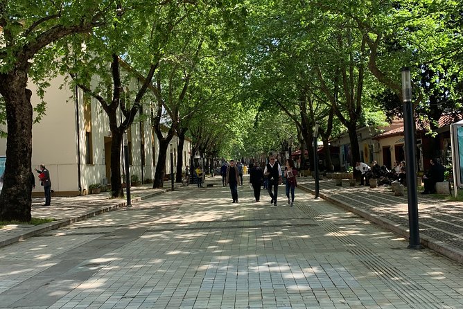 Walking Tour of Tirana - Ethem Bey Mosque and the Clock Tower, older Tirana cues